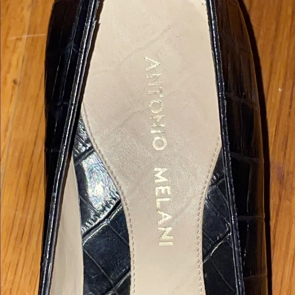 Antonio Melani Pretty Black Croc Embossed Leather Pump Loafers.  Size 9. EUC